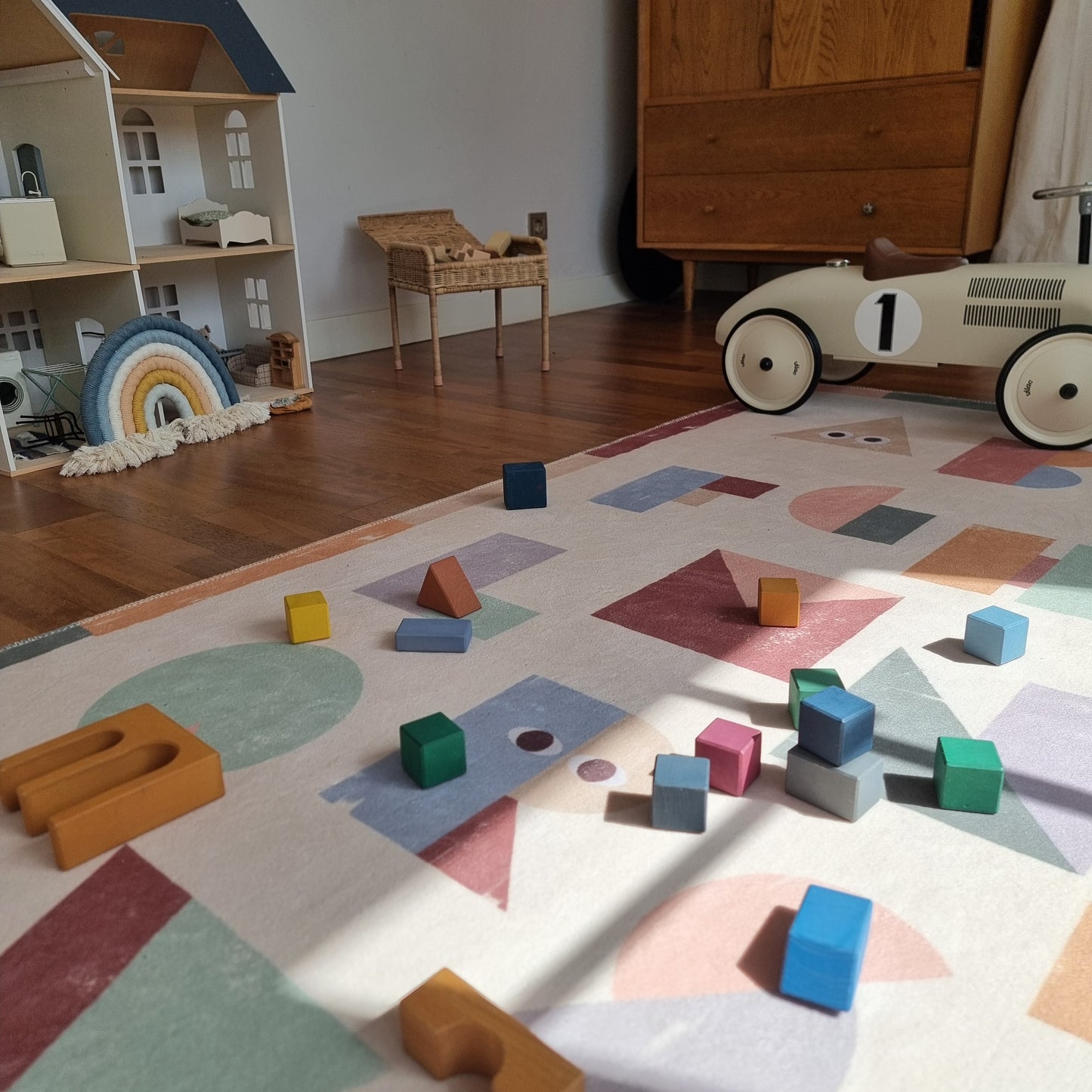 SPELL THE FUN ALPHABET RUG - ROUND