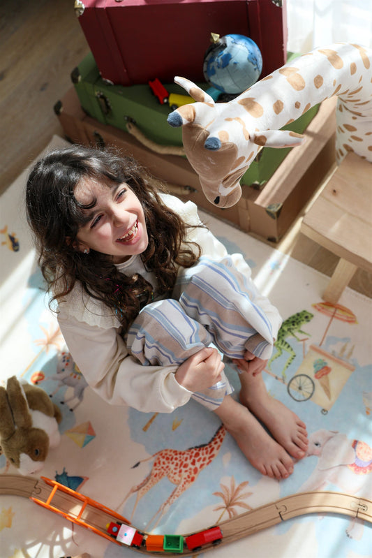 Hueppi Around The World Map washable children's rug