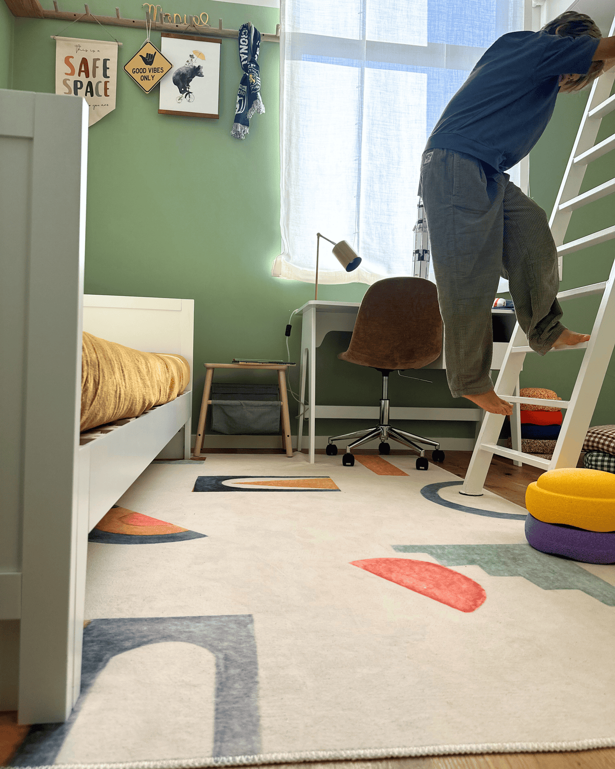 Made for play — Hueppi rug